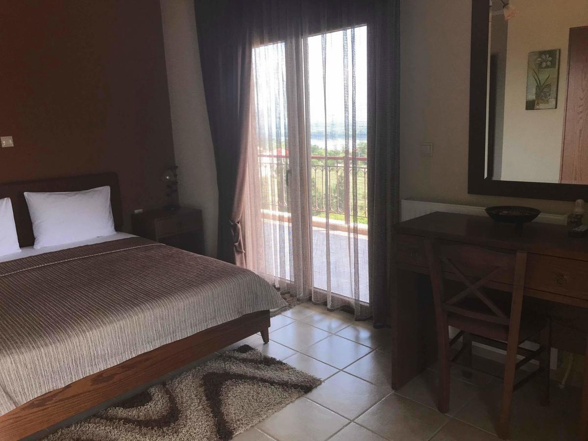 Guesthouse Alkioni Lithotopos Bagian luar foto